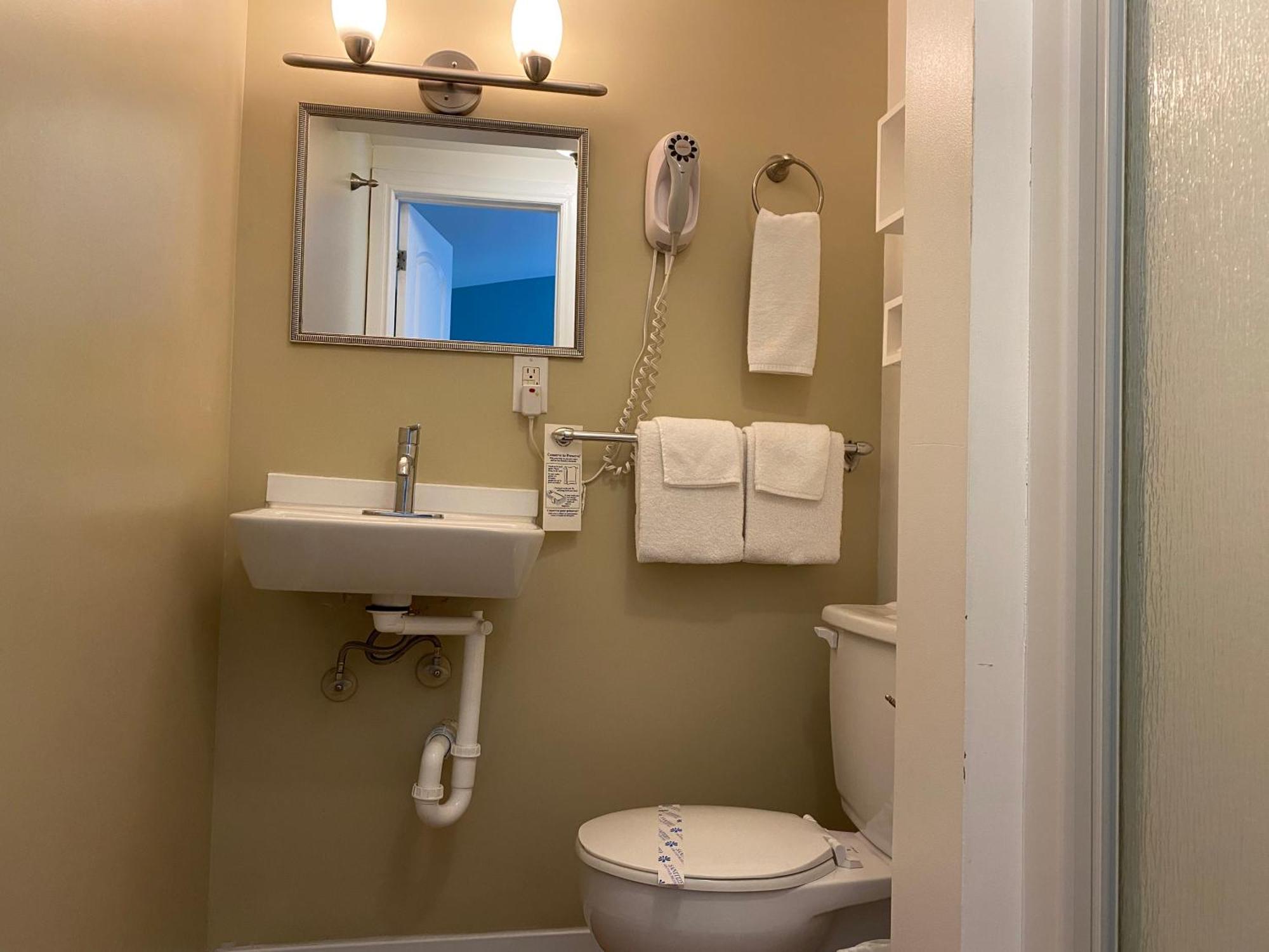 Motel Des Cedres Sherbrooke Eksteriør bilde
