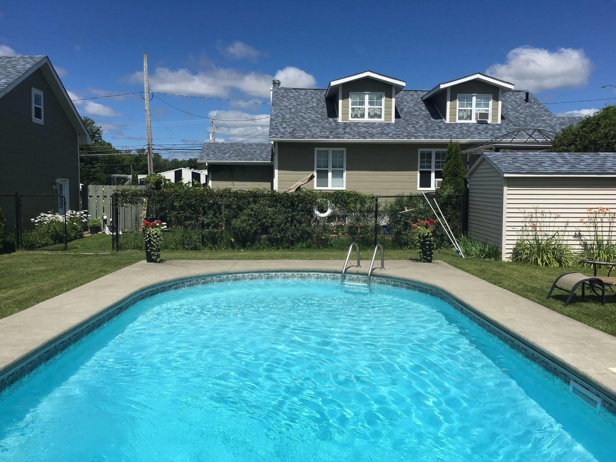 Motel Des Cedres Sherbrooke Eksteriør bilde
