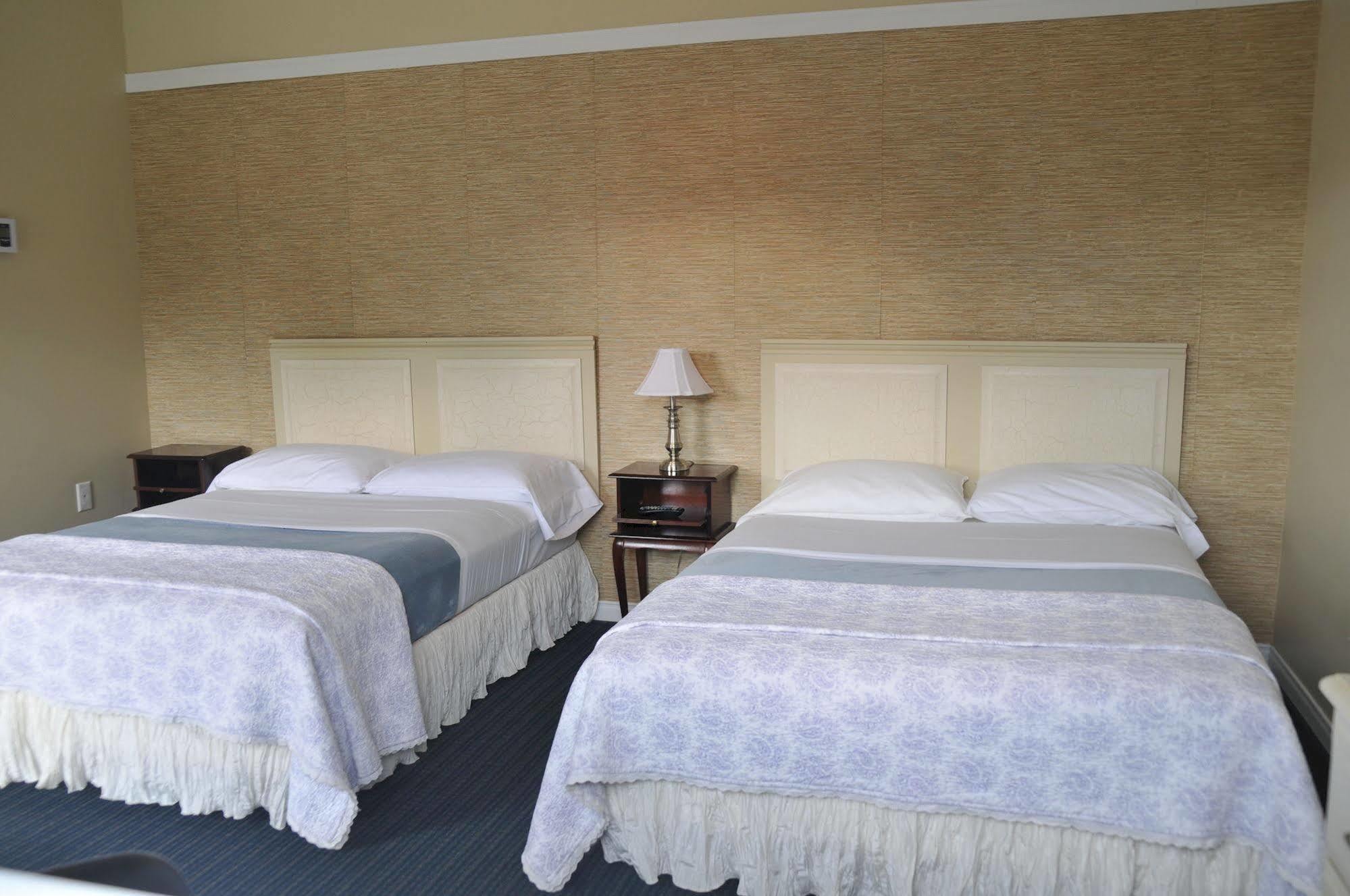 Motel Des Cedres Sherbrooke Eksteriør bilde