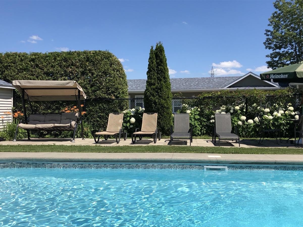 Motel Des Cedres Sherbrooke Eksteriør bilde